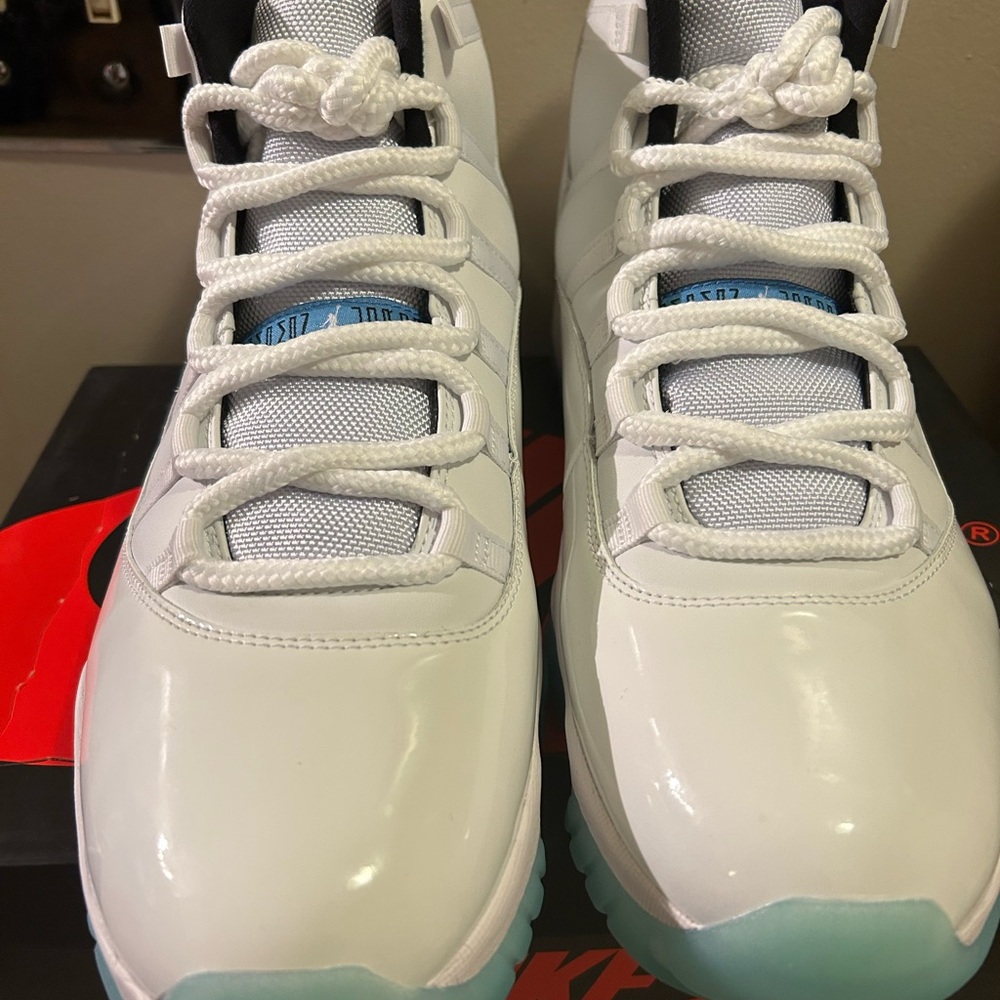 Jordan 11 Legend Blue Size 13